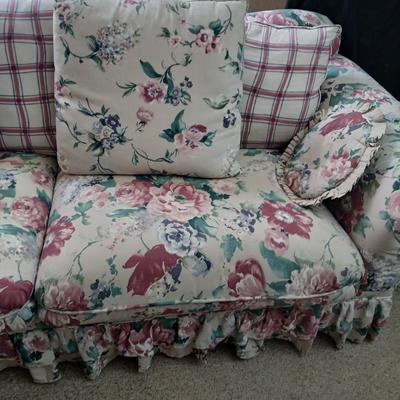 Yellowstone Furniture manufacturing floral fabric sofa with throw pillows