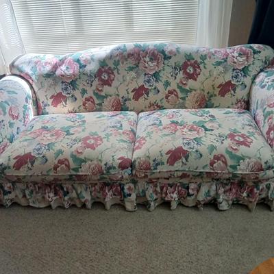 Yellowstone Furniture manufacturing floral fabric sofa with throw pillows