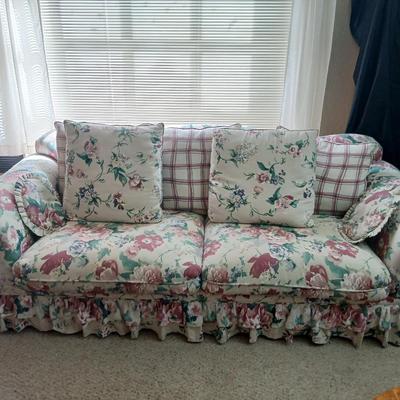 Yellowstone Furniture manufacturing floral fabric sofa with throw pillows