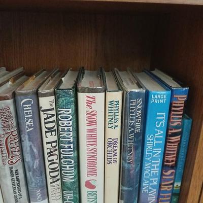Hardback books - Marcia Muller - Robert Fulchum - Phyllis Whitney and other great authors