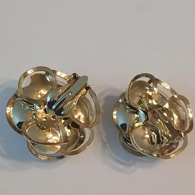 1928 Rose necklace with a pair of vintage clip-on earrings