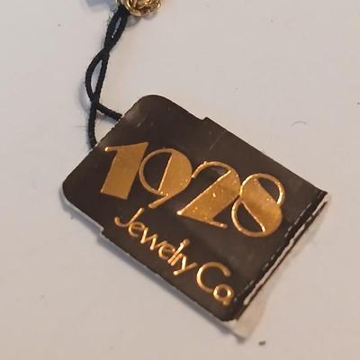 1928 Rose necklace with a pair of vintage clip-on earrings