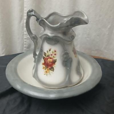 Wash basin and water pitcher