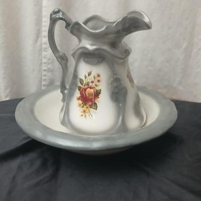 Wash basin and water pitcher