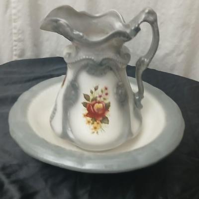 Wash basin and water pitcher