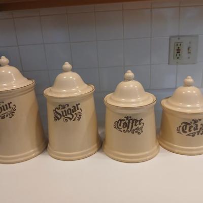 Pfaltzgraff canister set