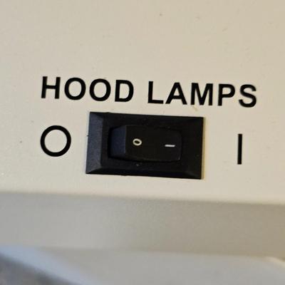 Daavlin M Series Hand/Foot Phototherapy Unit. (GB-JS)