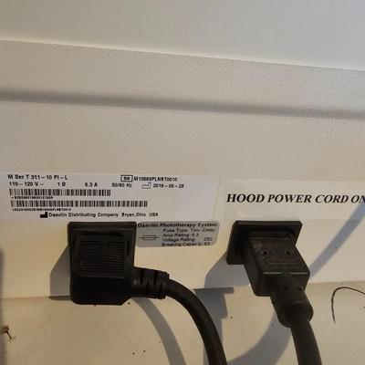 Daavlin M Series Hand/Foot Phototherapy Unit. (GB-JS)