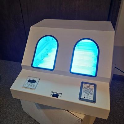 Daavlin M Series Hand/Foot Phototherapy Unit. (GB-JS)