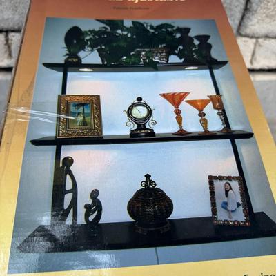 NIB Hunter Lighted Shelf (G-MG)