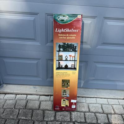 NIB Hunter Lighted Shelf (G-MG)