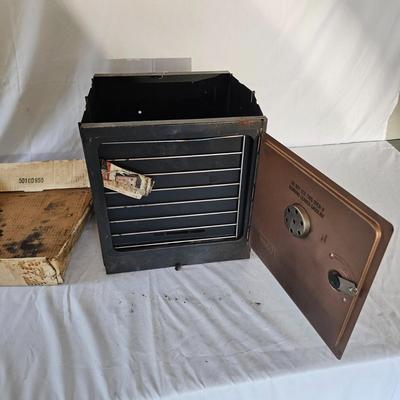 Vintage Coleman Camping Stove, Lantern & More (G-JS)