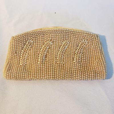 Vintage Vanity-Avon, Souvenire Knives, Jewelry and More (D-KD)