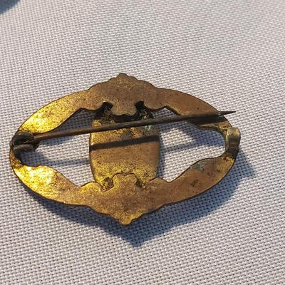 Vintage Vanity-Avon, Souvenire Knives, Jewelry and More (D-KD)