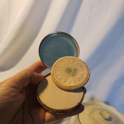 Vintage Vanity-Avon, Souvenire Knives, Jewelry and More (D-KD)