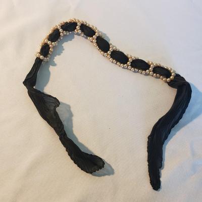 Vintage Vanity-Avon, Souvenire Knives, Jewelry and More (D-KD)