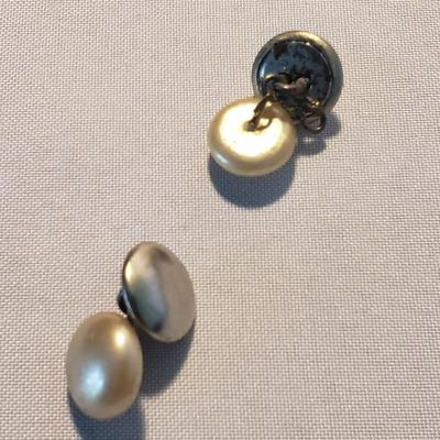 Vintage Vanity-Avon, Souvenire Knives, Jewelry and More (D-KD)