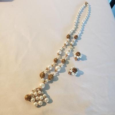 Vintage Vanity-Avon, Souvenire Knives, Jewelry and More (D-KD)