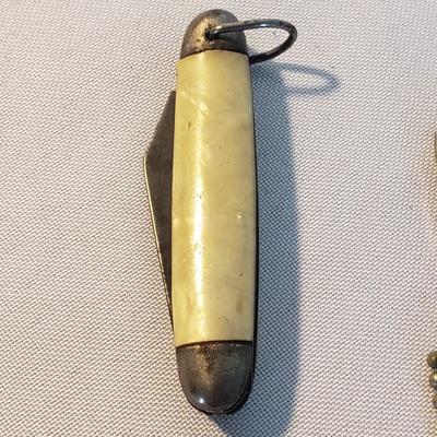 Vintage Vanity-Avon, Souvenire Knives, Jewelry and More (D-KD)