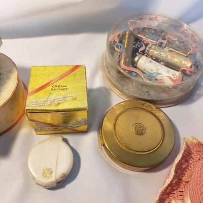 Vintage Vanity-Avon, Souvenire Knives, Jewelry and More (D-KD)
