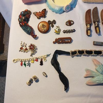 Vintage Vanity-Avon, Souvenire Knives, Jewelry and More (D-KD)