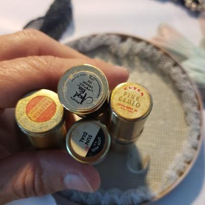 Vintage Vanity-Avon, Souvenire Knives, Jewelry and More (D-KD)