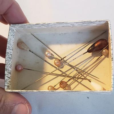 Vintage Vanity-Avon, Souvenire Knives, Jewelry and More (D-KD)