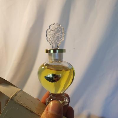 Vintage Vanity-Avon, Souvenire Knives, Jewelry and More (D-KD)