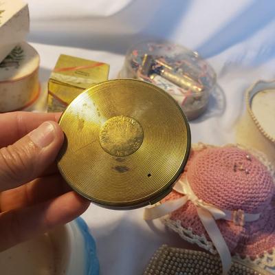 Vintage Vanity-Avon, Souvenire Knives, Jewelry and More (D-KD)