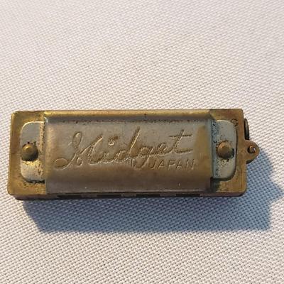 Vintage Vanity-Avon, Souvenire Knives, Jewelry and More (D-KD)