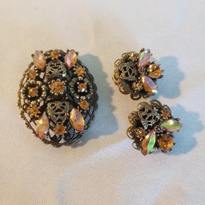 Vintage Vanity-Avon, Souvenire Knives, Jewelry and More (D-KD)