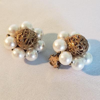 Vintage Vanity-Avon, Souvenire Knives, Jewelry and More (D-KD)