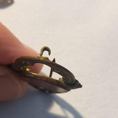 Vintage Vanity-Avon, Souvenire Knives, Jewelry and More (D-KD)