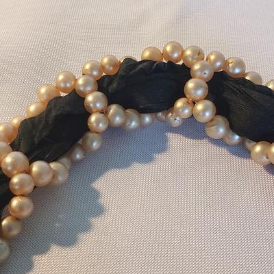 Vintage Vanity-Avon, Souvenire Knives, Jewelry and More (D-KD)