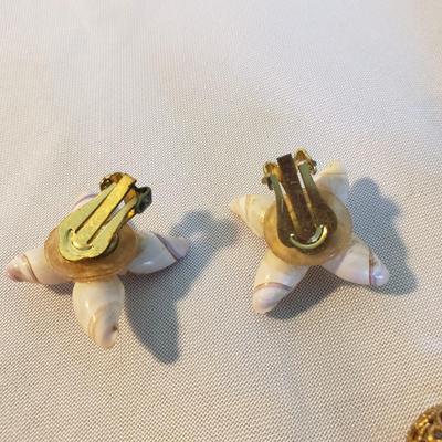 Vintage Vanity-Avon, Souvenire Knives, Jewelry and More (D-KD)