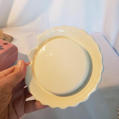 Vintage Vanity-Avon, Souvenire Knives, Jewelry and More (D-KD)