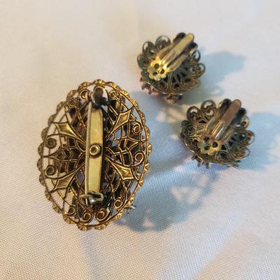 Vintage Vanity-Avon, Souvenire Knives, Jewelry and More (D-KD)