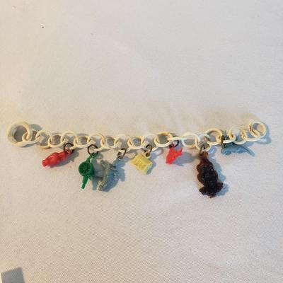 Vintage Vanity-Avon, Souvenire Knives, Jewelry and More (D-KD)