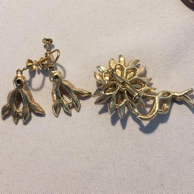 Vintage Vanity-Avon, Souvenire Knives, Jewelry and More (D-KD)