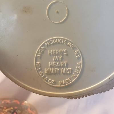 Vintage Vanity-Avon, Souvenire Knives, Jewelry and More (D-KD)