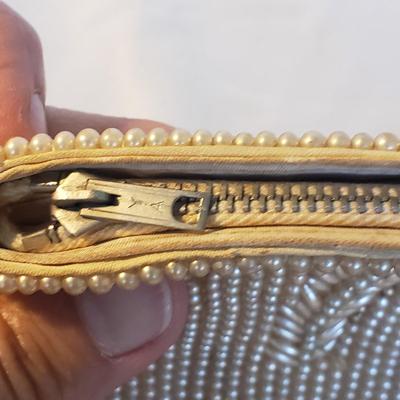 Vintage Vanity-Avon, Souvenire Knives, Jewelry and More (D-KD)