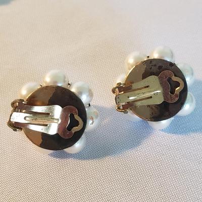 Vintage Vanity-Avon, Souvenire Knives, Jewelry and More (D-KD)