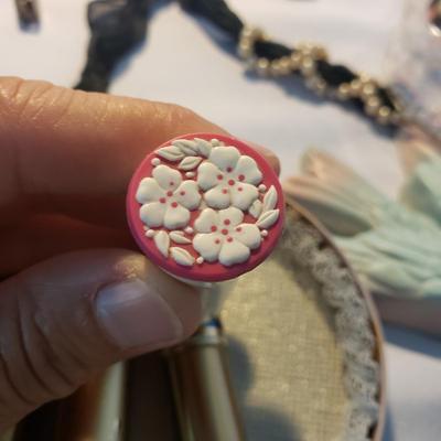 Vintage Vanity-Avon, Souvenire Knives, Jewelry and More (D-KD)