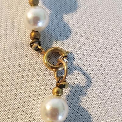 Vintage Vanity-Avon, Souvenire Knives, Jewelry and More (D-KD)