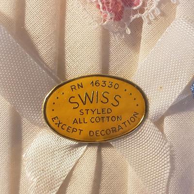 Antique and Vintage Linens, Chifon Scarves, Gloves and More (D-KD)