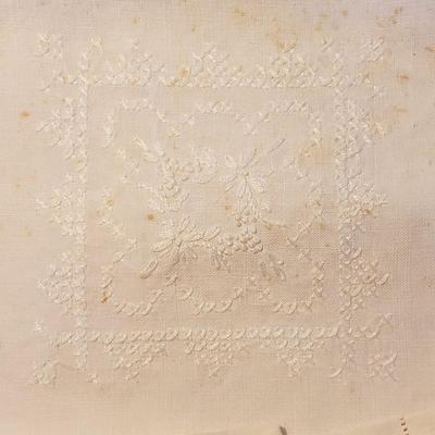 Antique and Vintage Linens, Chifon Scarves, Gloves and More (D-KD)