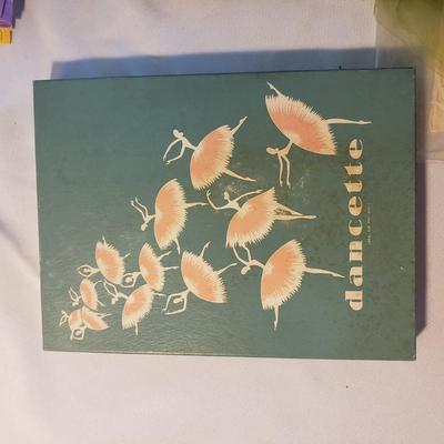 Antique and Vintage Linens, Chifon Scarves, Gloves and More (D-KD)