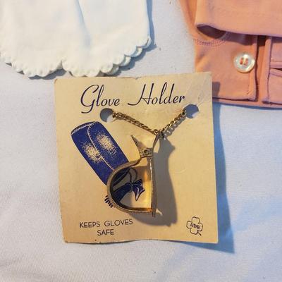 Antique and Vintage Linens, Chifon Scarves, Gloves and More (D-KD)