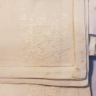 Antique and Vintage Linens, Chifon Scarves, Gloves and More (D-KD)