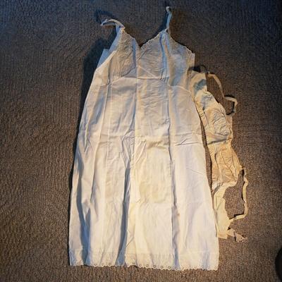 Antique and Vintage Linens, Chifon Scarves, Gloves and More (D-KD)